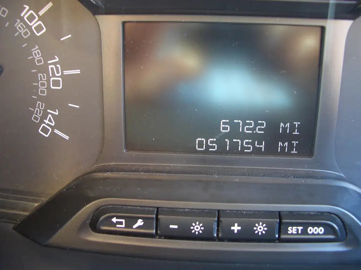 2021-peugeot-partner-15-bluehdi-1000-professional-100ps-eu6dt-panel-big-10