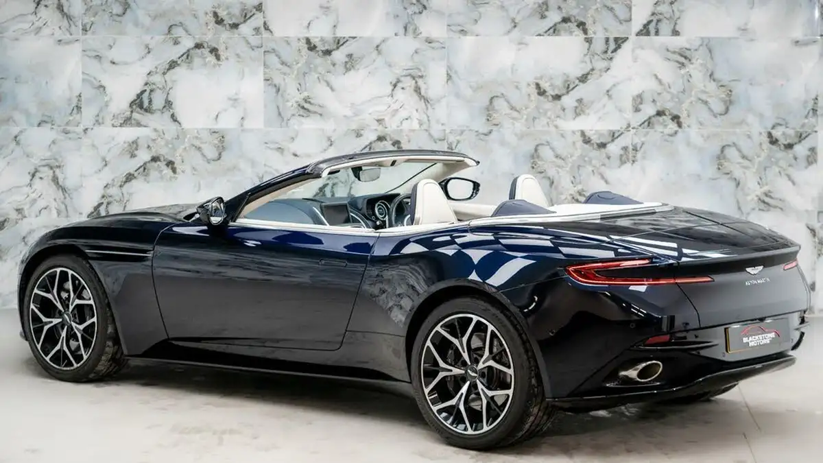 2020-aston-martin-db11-40-v8-503bhp-big-3