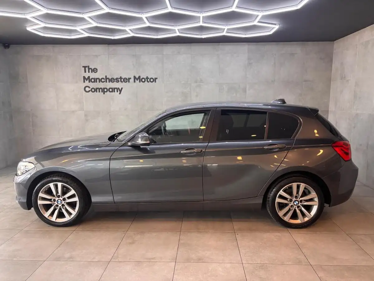 2017-bmw-1-series-20td-118d-sport-5d-big-15