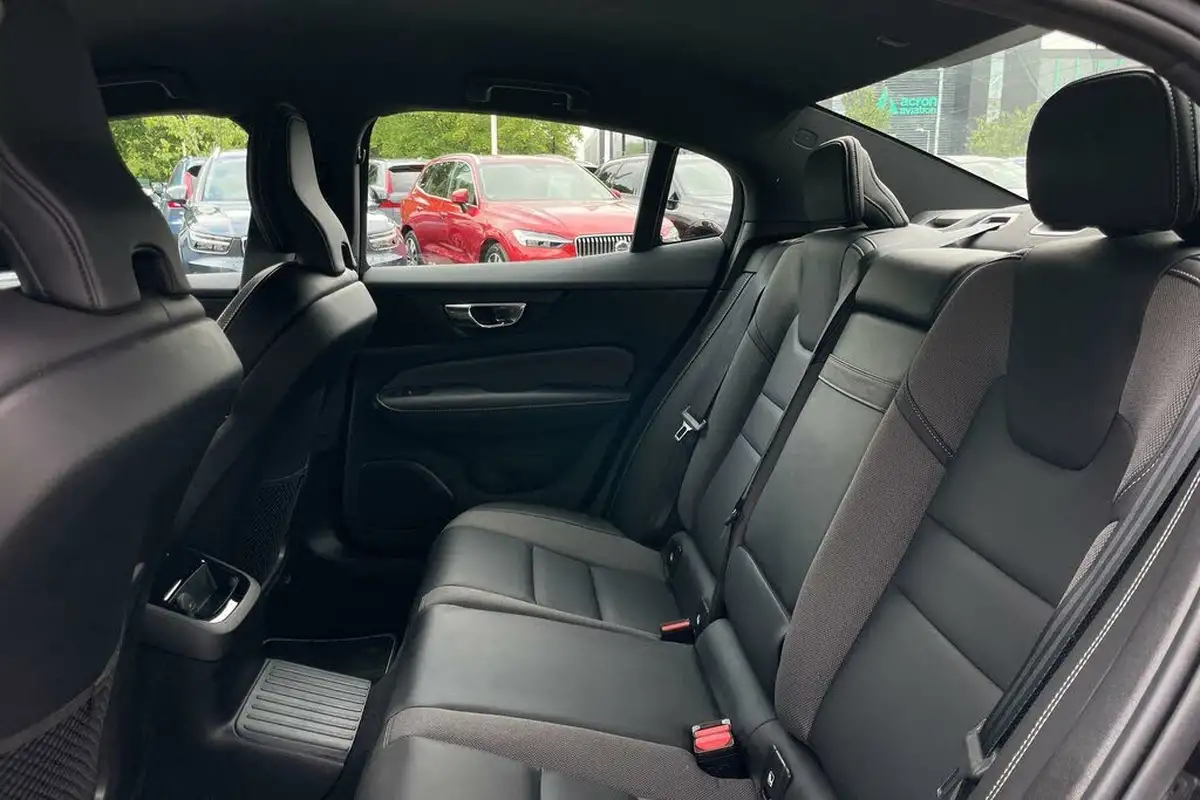 2021-volvo-s60-20-t8-r-design-455bhp-big-29