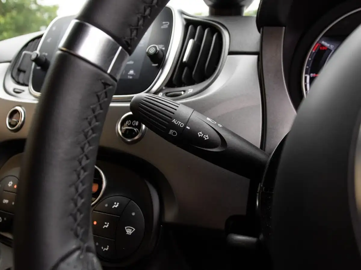 2021-abarth-595c-14-tjet-turismo-big-17