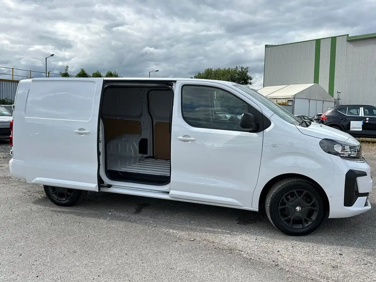 2024-vauxhall-vivaro-20td-xl-pro-big-38