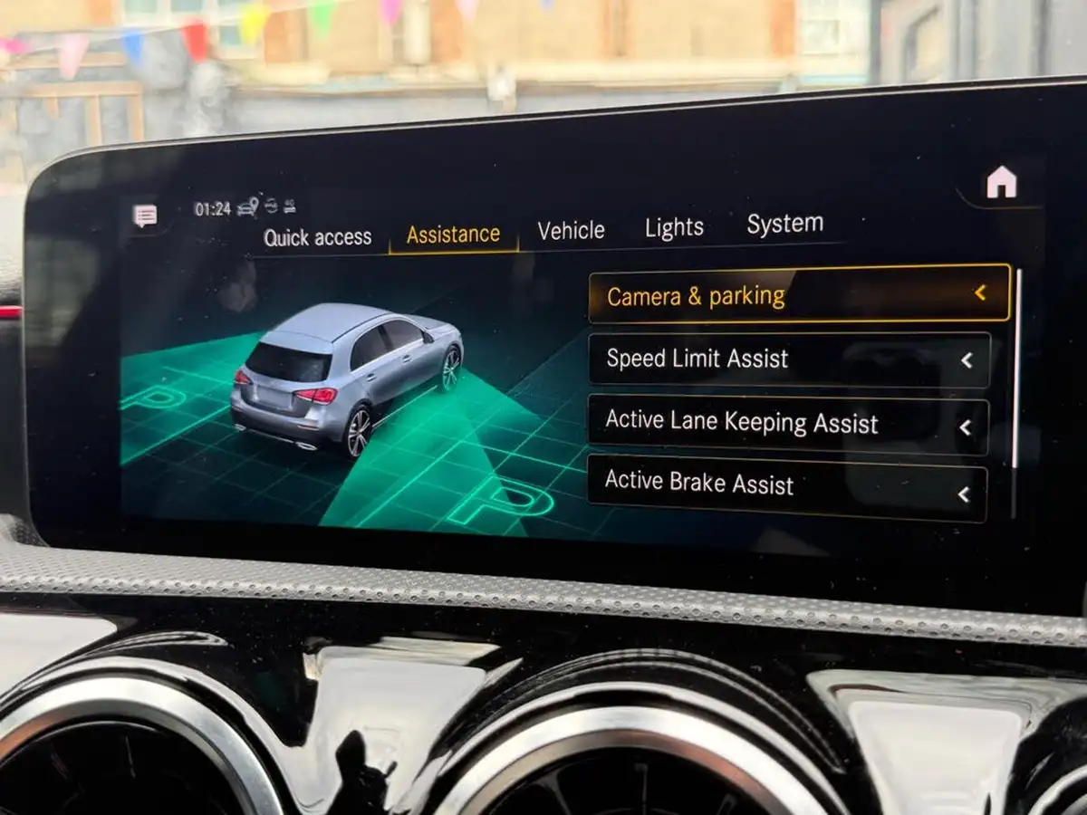 2021-mercedes-benz-a-class-13-a180-amg-line-executive-hatchback-5d-7g-dct-big-44