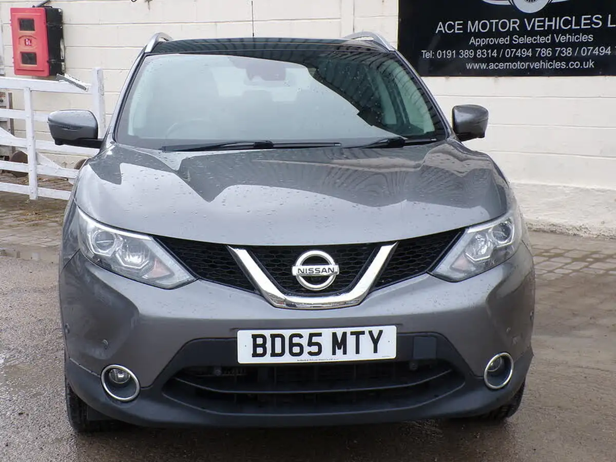 2015-nissan-qashqai-16dci-tekna-big-1