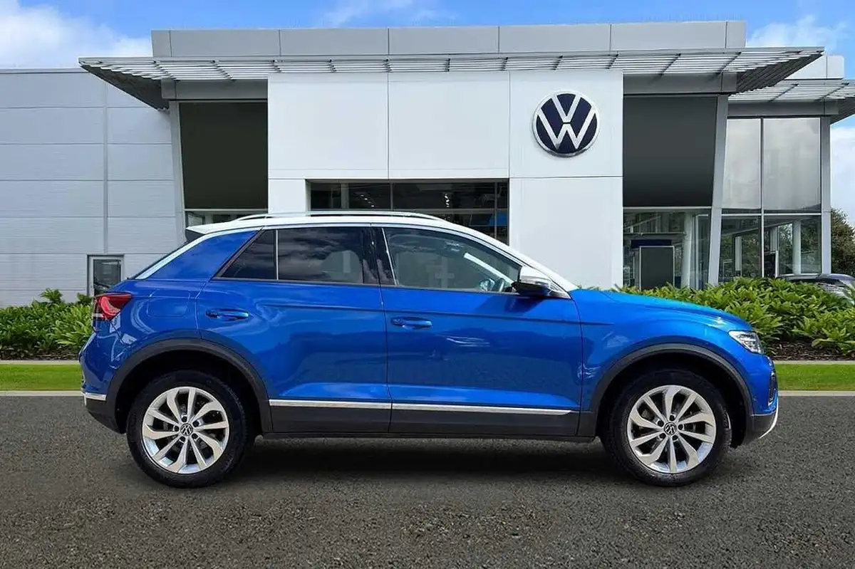 2022-volkswagen-t-roc-15-tsi-style-hatchback-5d-big-3