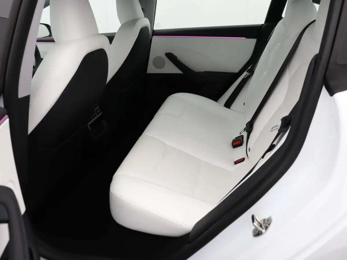 2024-tesla-model-3-e-rwd-big-14