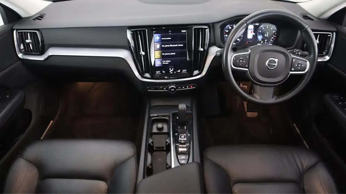 2020-volvo-v60-20-b3-momentum-big-13