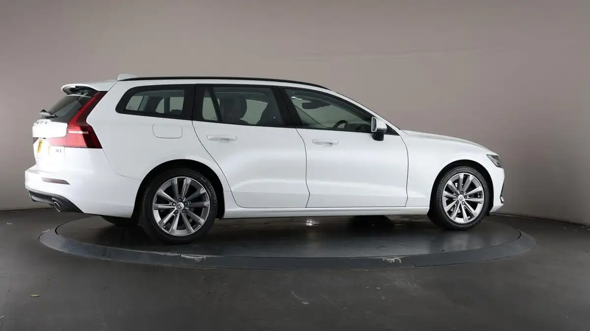 2020-volvo-v60-20-b3-momentum-big-65