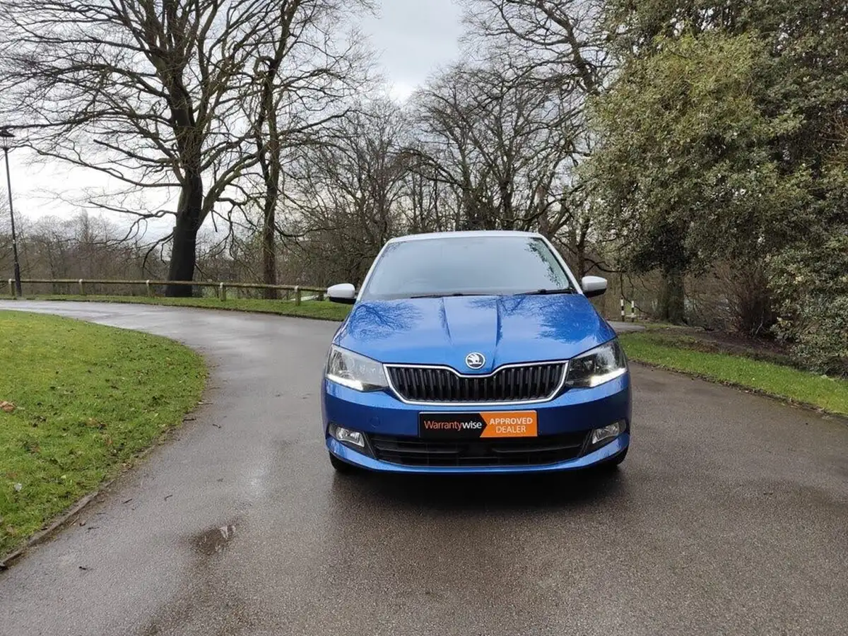 2016-skoda-fabia-12-tsi-colour-edition-big-1