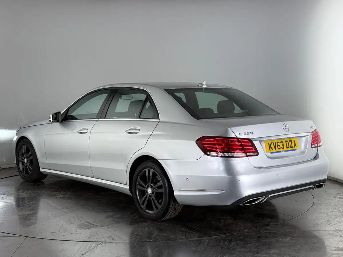 2013-mercedes-benz-e-class-21td-e220-cdi-se-21cdi-170bhp-saloon-4d-7g-tronic-plus-big-3