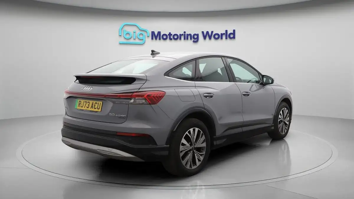 2023-audi-q4-e-tron-50e-sport-station-wagon-big-7