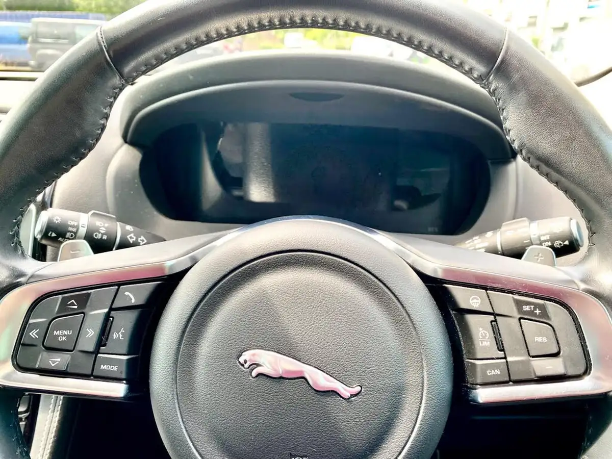 2017-jaguar-f-pace-30td-s-ss-big-17