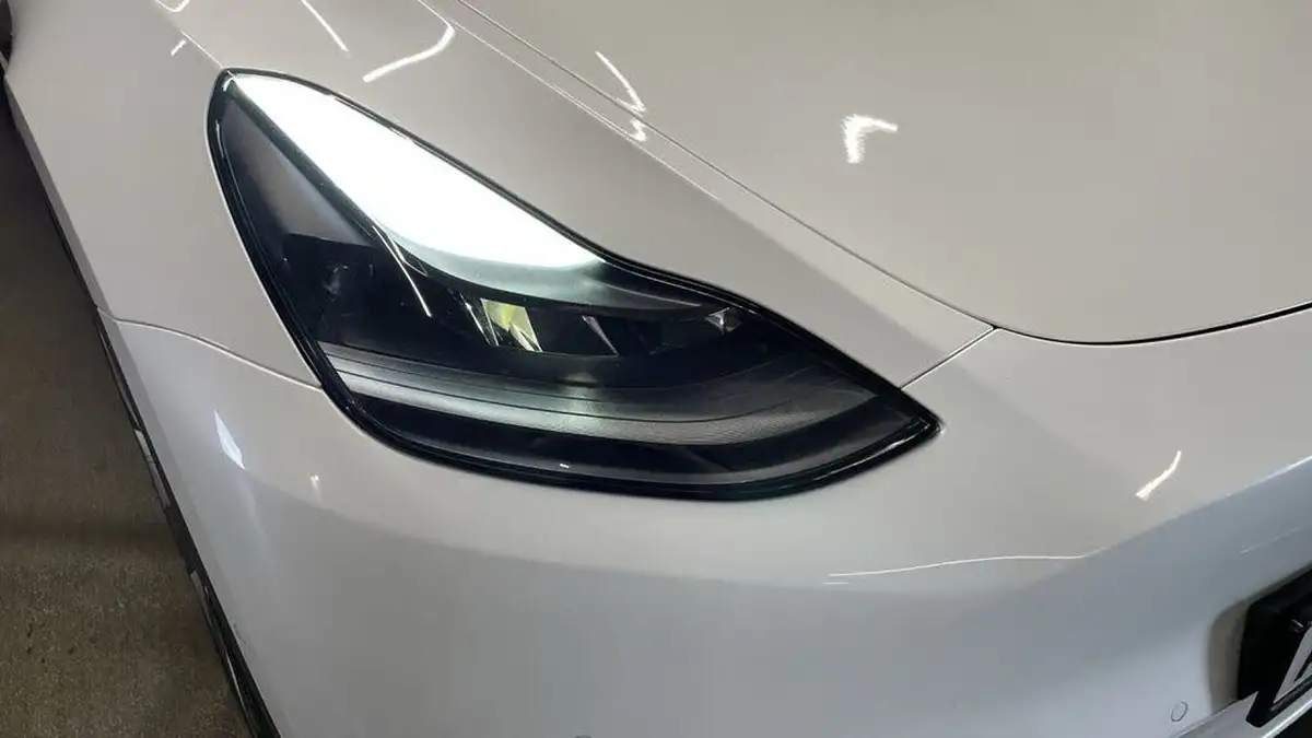 2022-tesla-model-y-e-long-range-big-22