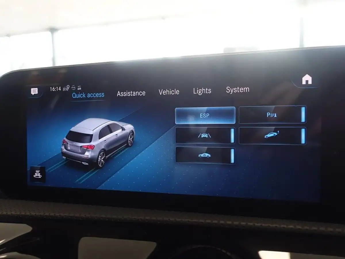 2019-mercedes-benz-a-class-20-a220-amg-line-premium-hatchback-5d-big-41