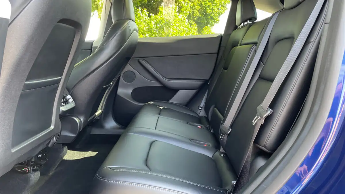 2023-tesla-model-y-e-rwd-big-13