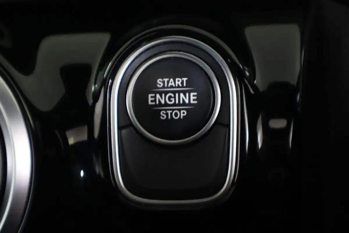 2022-mercedes-benz-a-class-13-a250e-amg-line-premium-plus-edition-saloon-4d-big-25