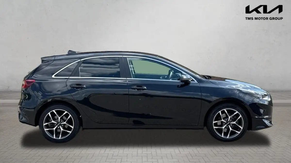 2022-kia-ceed-15-t-gdi-3-hatchback-big-3
