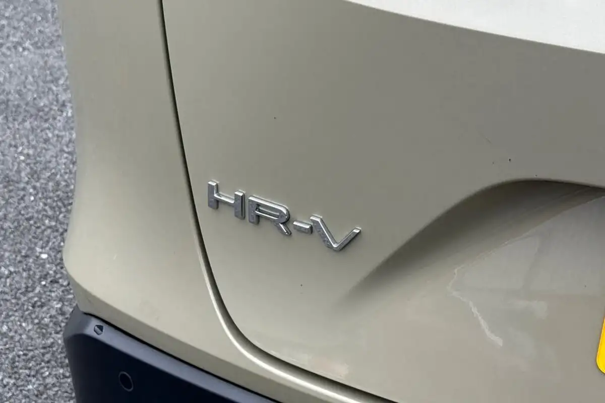 2023-honda-hr-v-15-i-mmd-elegance-big-31