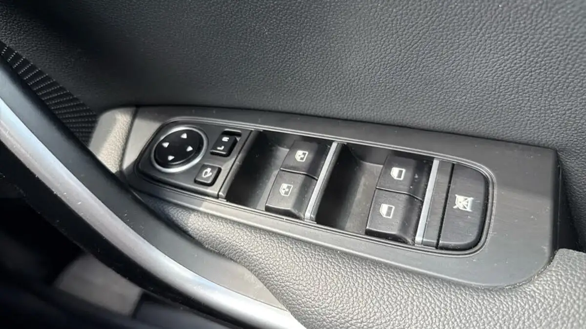 2022-kia-ceed-15-t-gdi-3-hatchback-big-31