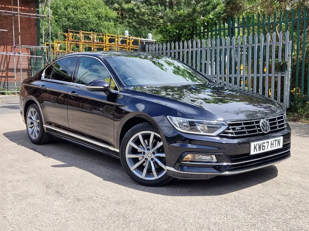 2018-volkswagen-passat-14-tsi-r-line-150ps-saloon-4d-big-0