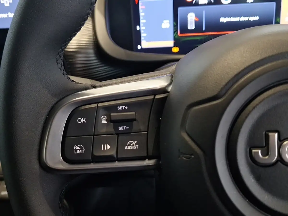 2024-jeep-avenger-12-gse-altitude-big-14