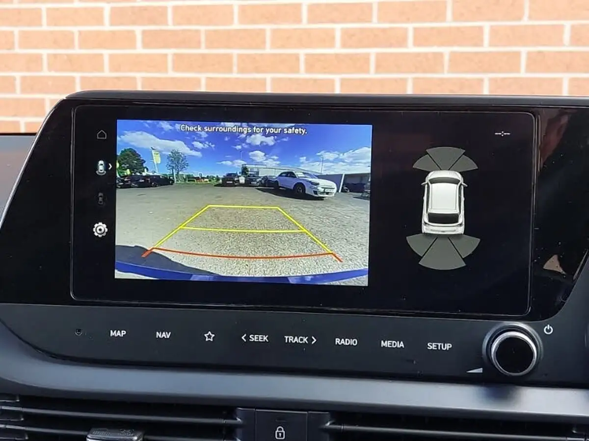 2025-hyundai-i20-10-t-gdi-premium-big-15