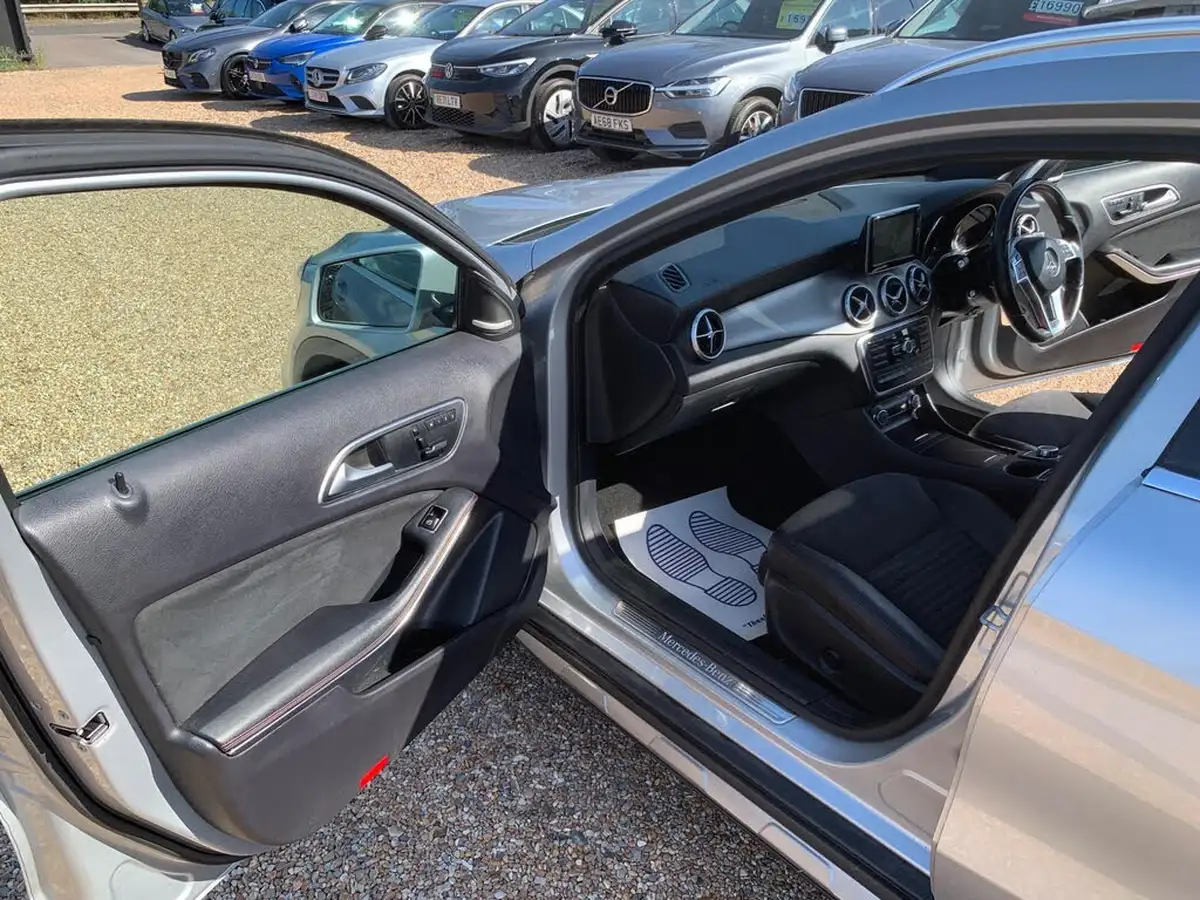2015-mercedes-benz-gla-class-21cdi-amg-line-168bhp-premium-plus-4matic-big-29