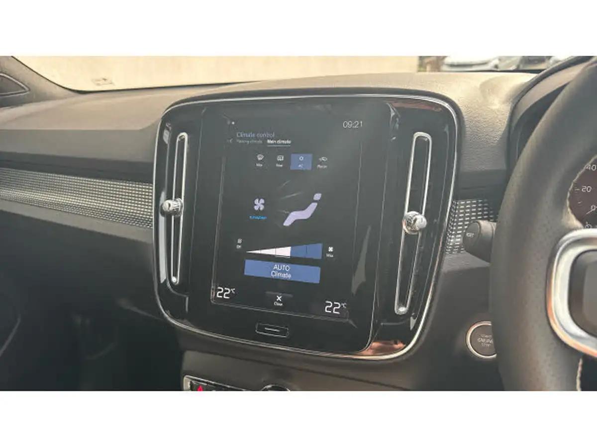 2021-volvo-xc40-15-t3-r-design-161bhp-big-28