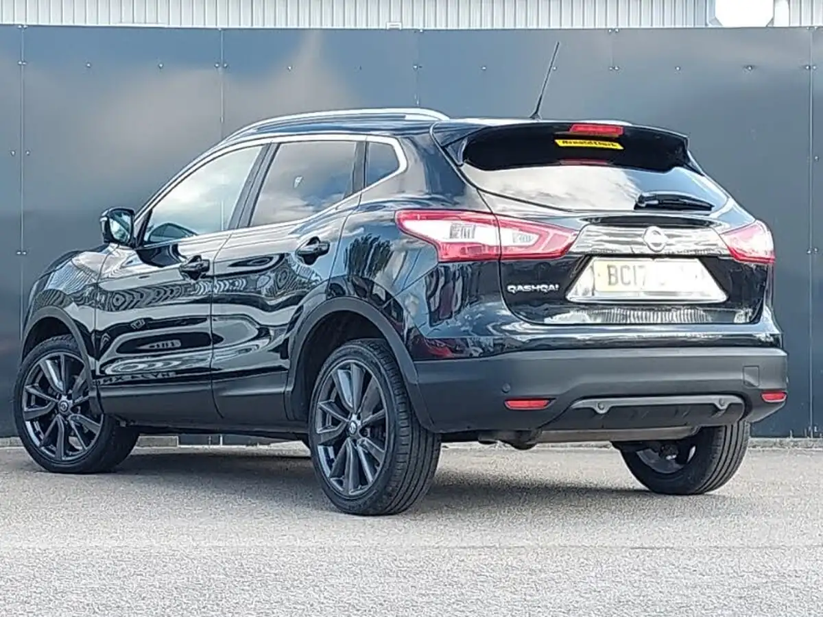 2017-nissan-qashqai-15dci-tekna-big-1