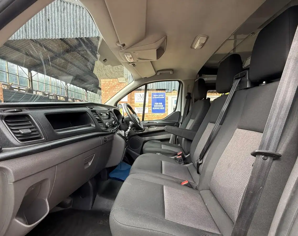 2018-ford-transit-custom-20tdci-300-l2h1-105pseu6-panel-van-big-14
