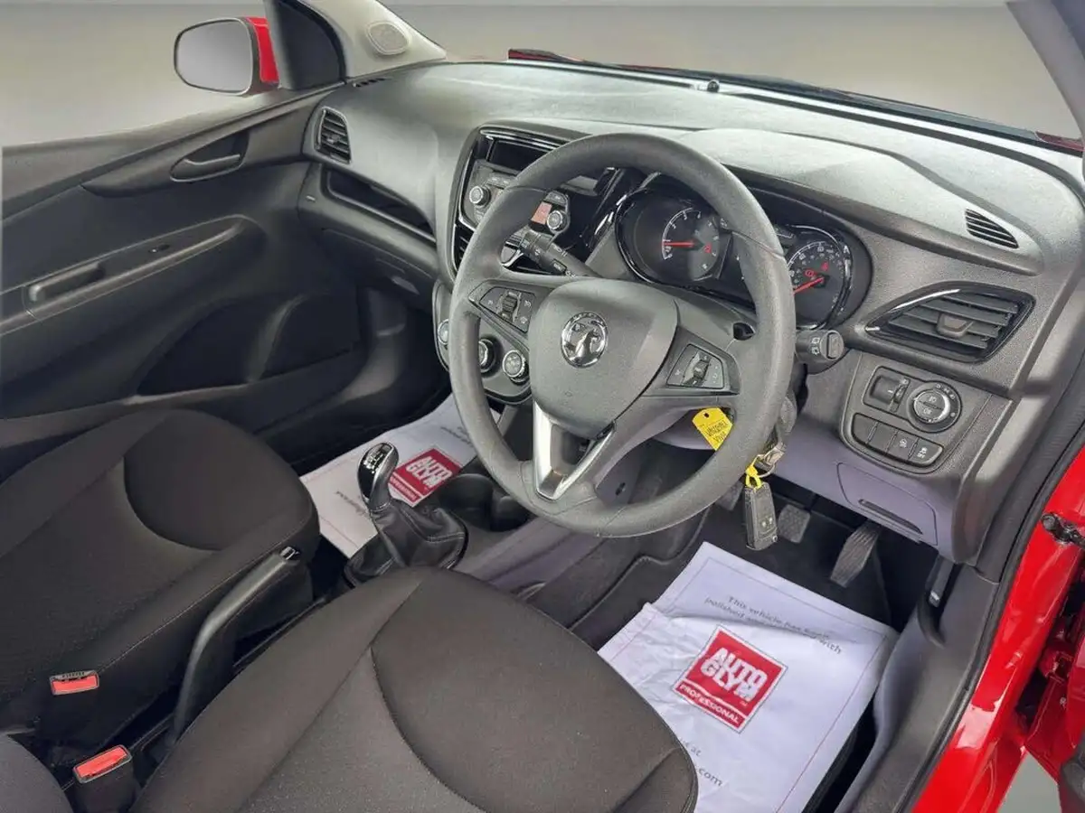2015-vauxhall-viva-10-se-big-12