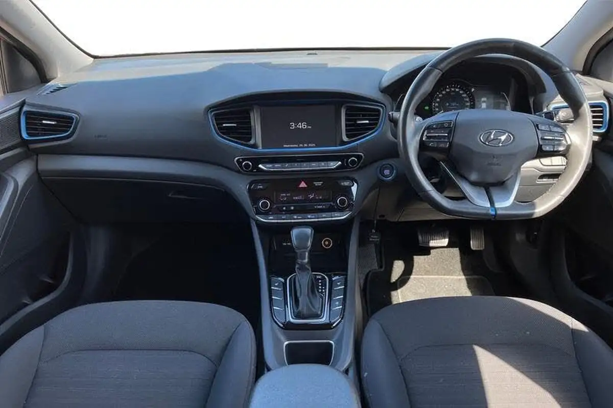 2018-hyundai-ioniq-16-gdi-premium-hybrid-big-9