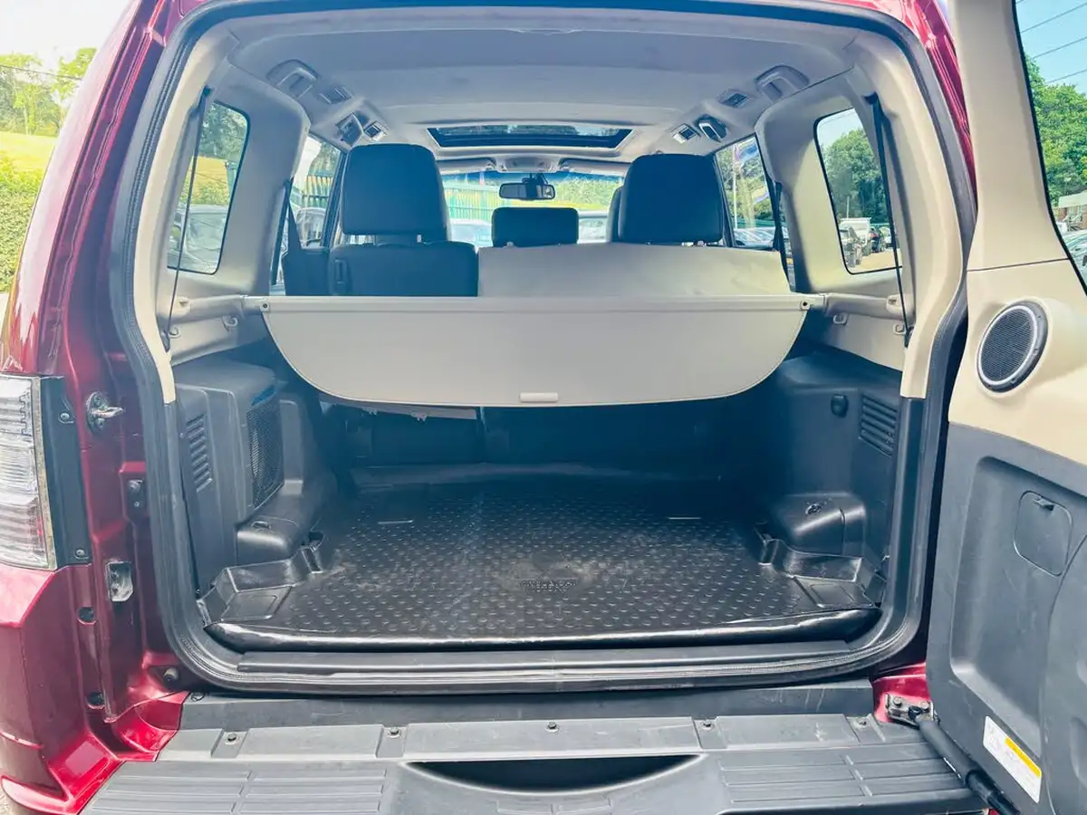 2018-mitsubishi-shogun-32td-sg3-big-14