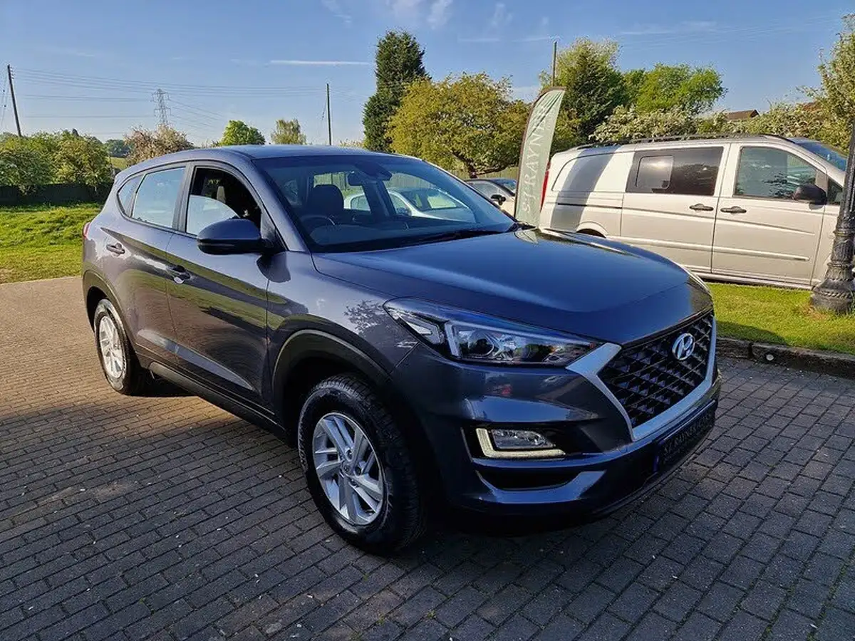 2019-hyundai-tucson-16-gdi-s-connect-big-23