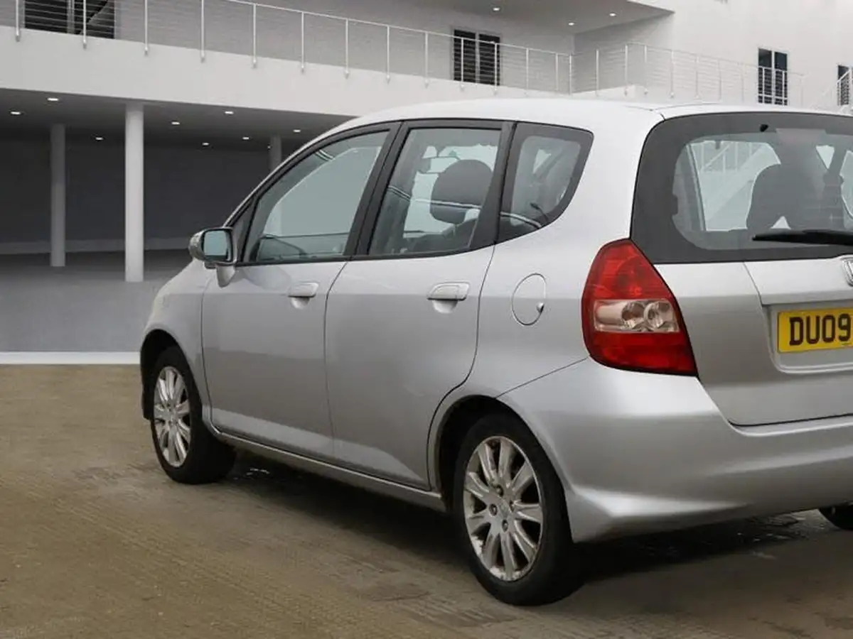 2009-honda-jazz-14-se-cvt-7-big-1
