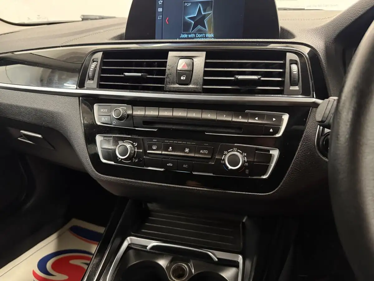 2018-bmw-1-series-15-118i-se-5d-big-31