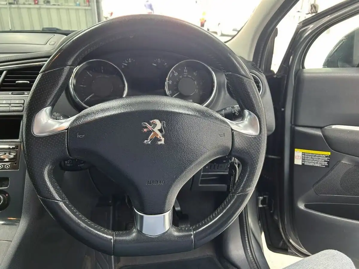 2014-peugeot-5008-16hdi-allure-big-16