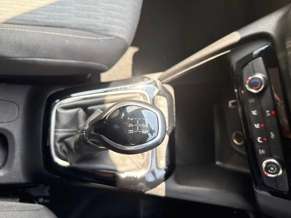 2021-vauxhall-corsa-12i-se-big-18