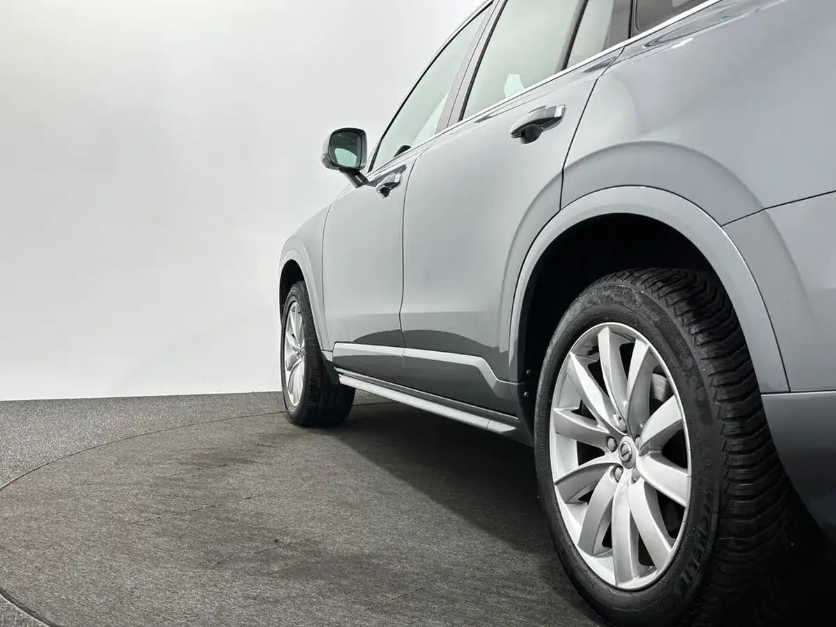 2017-volvo-xc90-20td-d5-momentum-awd-auto-big-51