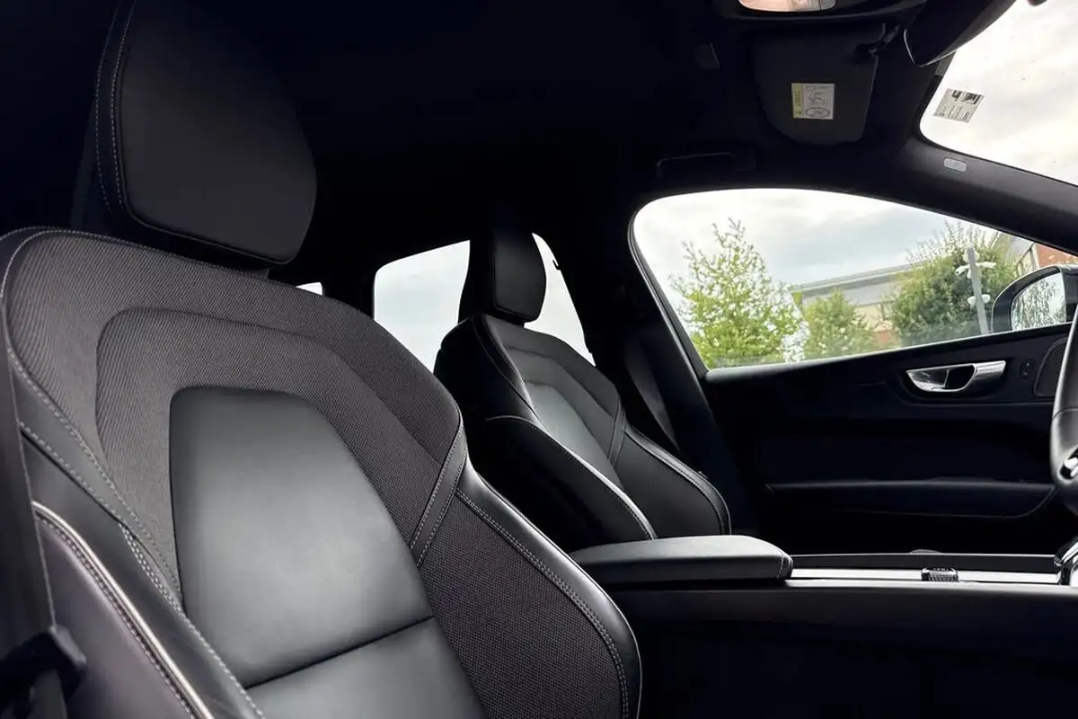 2023-volvo-xc60-20td-b4-plus-big-23
