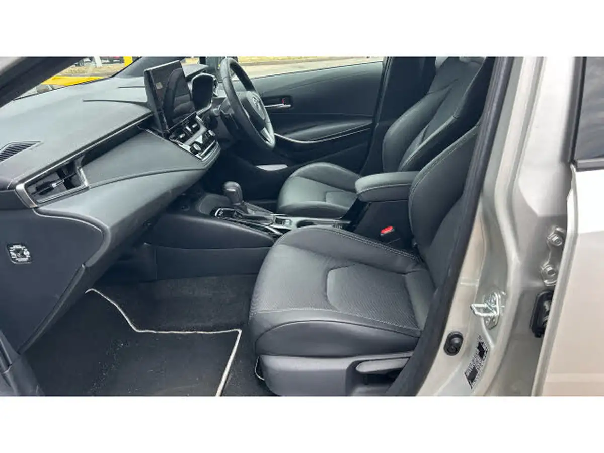 2023-toyota-corolla-20-vvt-i-excel-193bhp-hatchback-big-9
