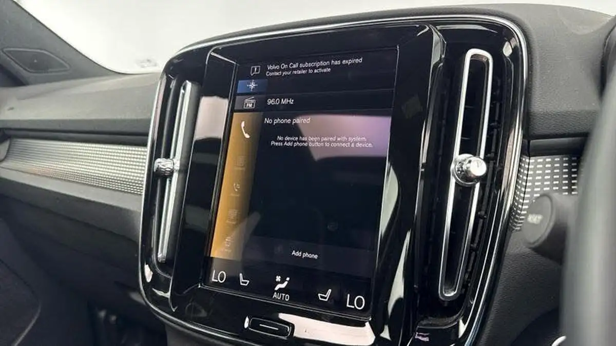2022-volvo-xc40-15-t3-r-design-auto-big-20