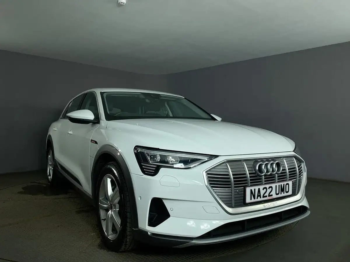 2022-audi-e-tron-55e-technik-station-wagon-big-1