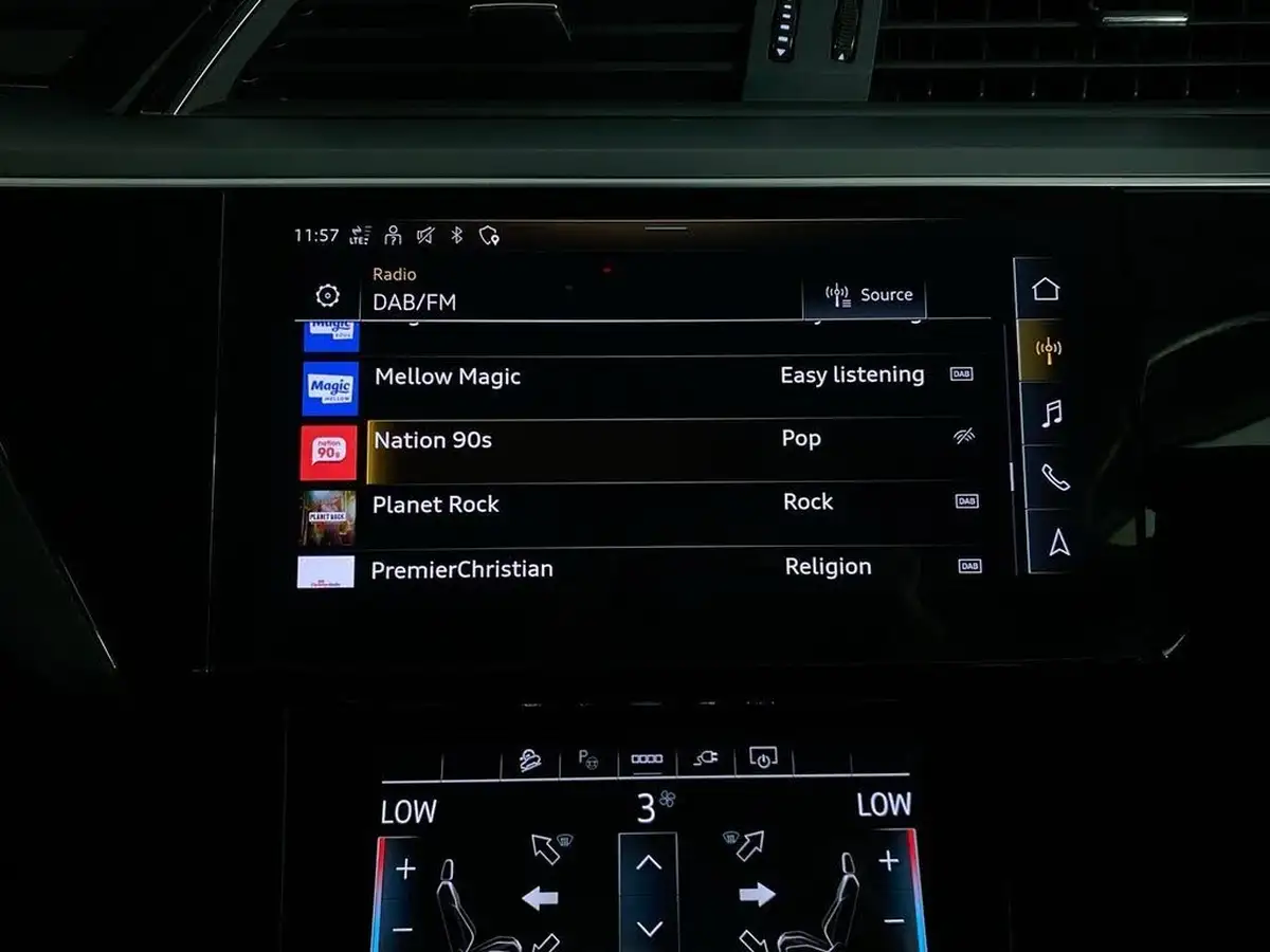 2022-audi-e-tron-55e-technik-station-wagon-big-29