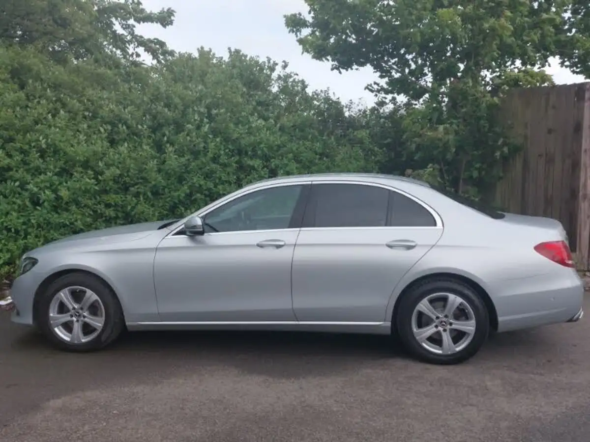 2017-mercedes-benz-e-class-20d-e220d-se-ss-saloon-4d-4matic-big-3