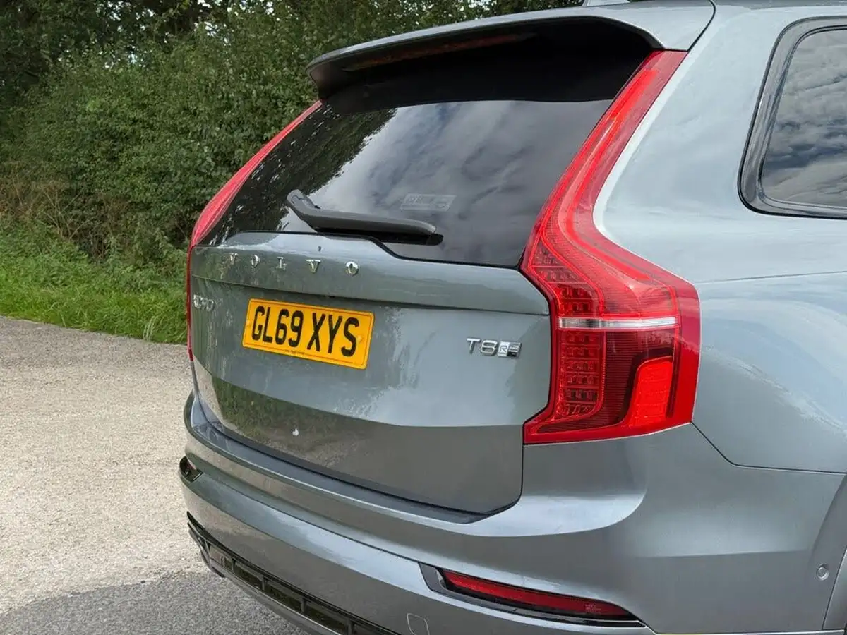 2020-volvo-xc90-20-t8-r-design-twin-engine-big-36