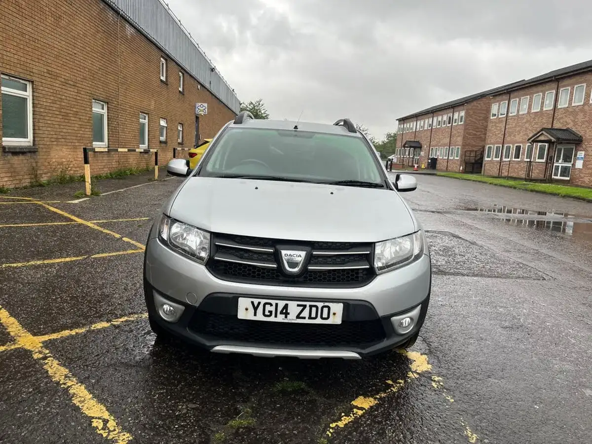 2014-dacia-sandero-stepway-15d-laureate-big-1