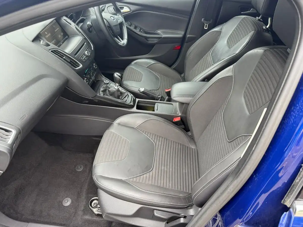 2015-ford-focus-10-titanium-x-t-125ps-hatchback-big-14