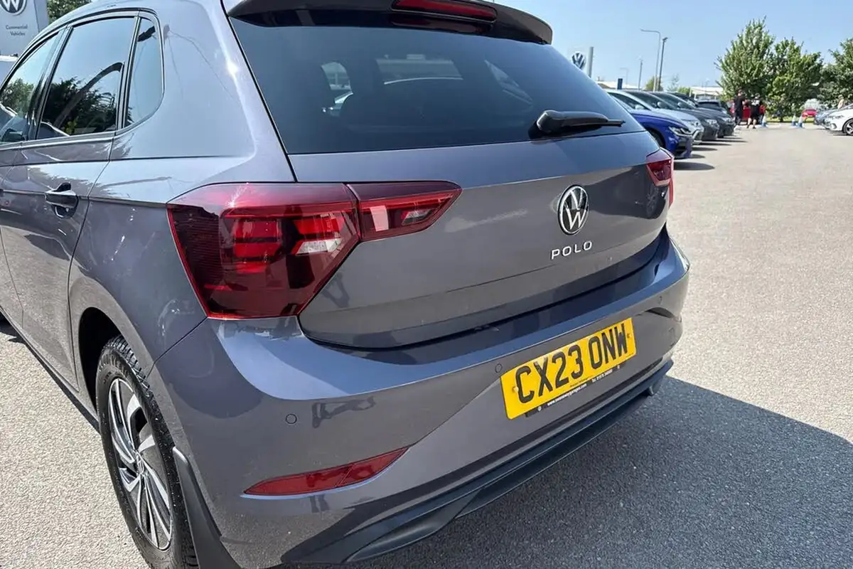 2023-volkswagen-polo-10-tsi-life-big-7
