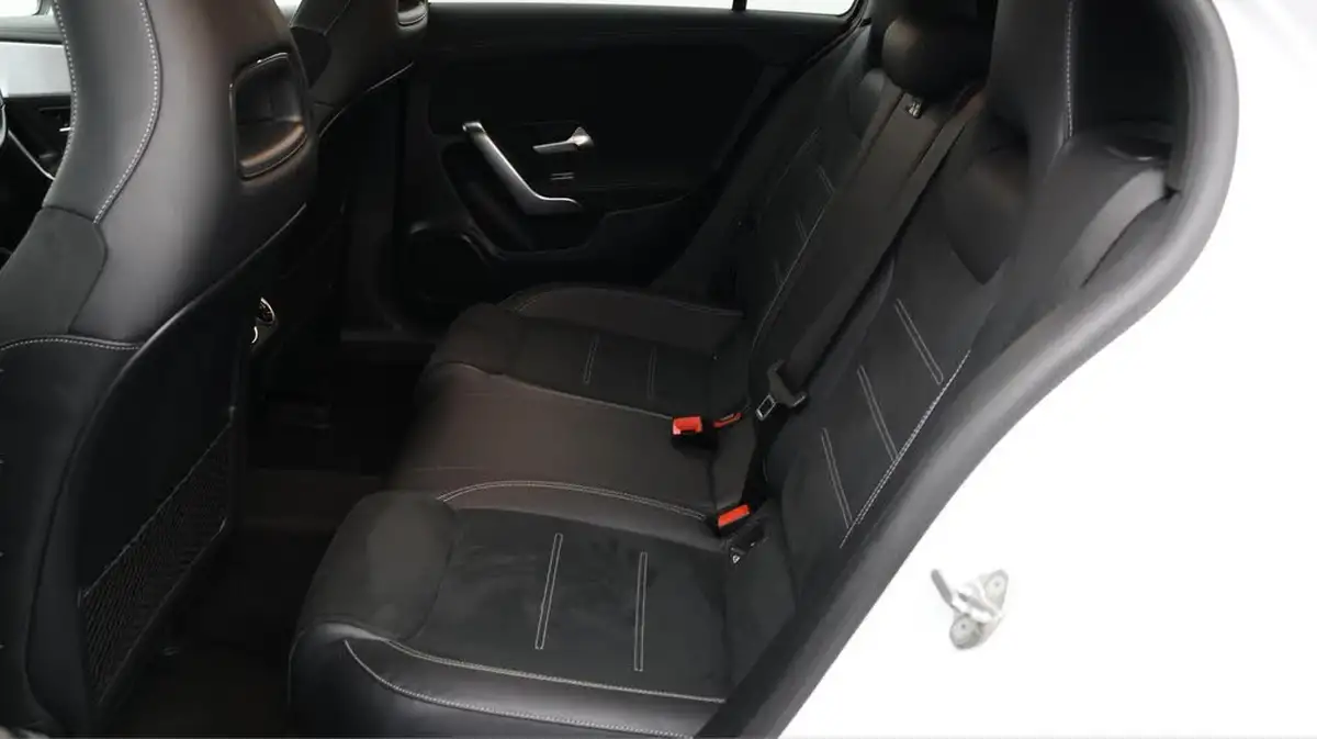 2022-mercedes-benz-a-class-13-a180-amg-line-executive-edition-hatchback-5d-7g-dct-big-16